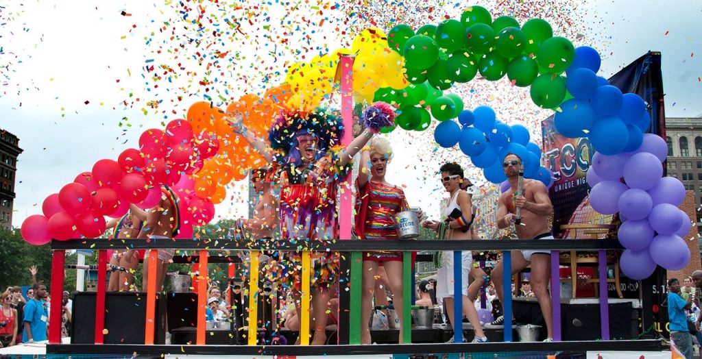 Una carroza en el Philadelphia Pride - Foto de R. Kennedy para Visit Philadelphia
